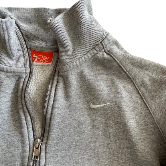 🔴 SOLD 🔴 Nike Sweater - Picture 3 of 3